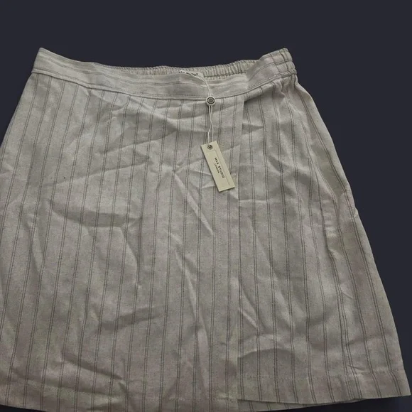 Max Studio Linen Cream with black Stripes A-Line Skirt - Picture 1 of 5